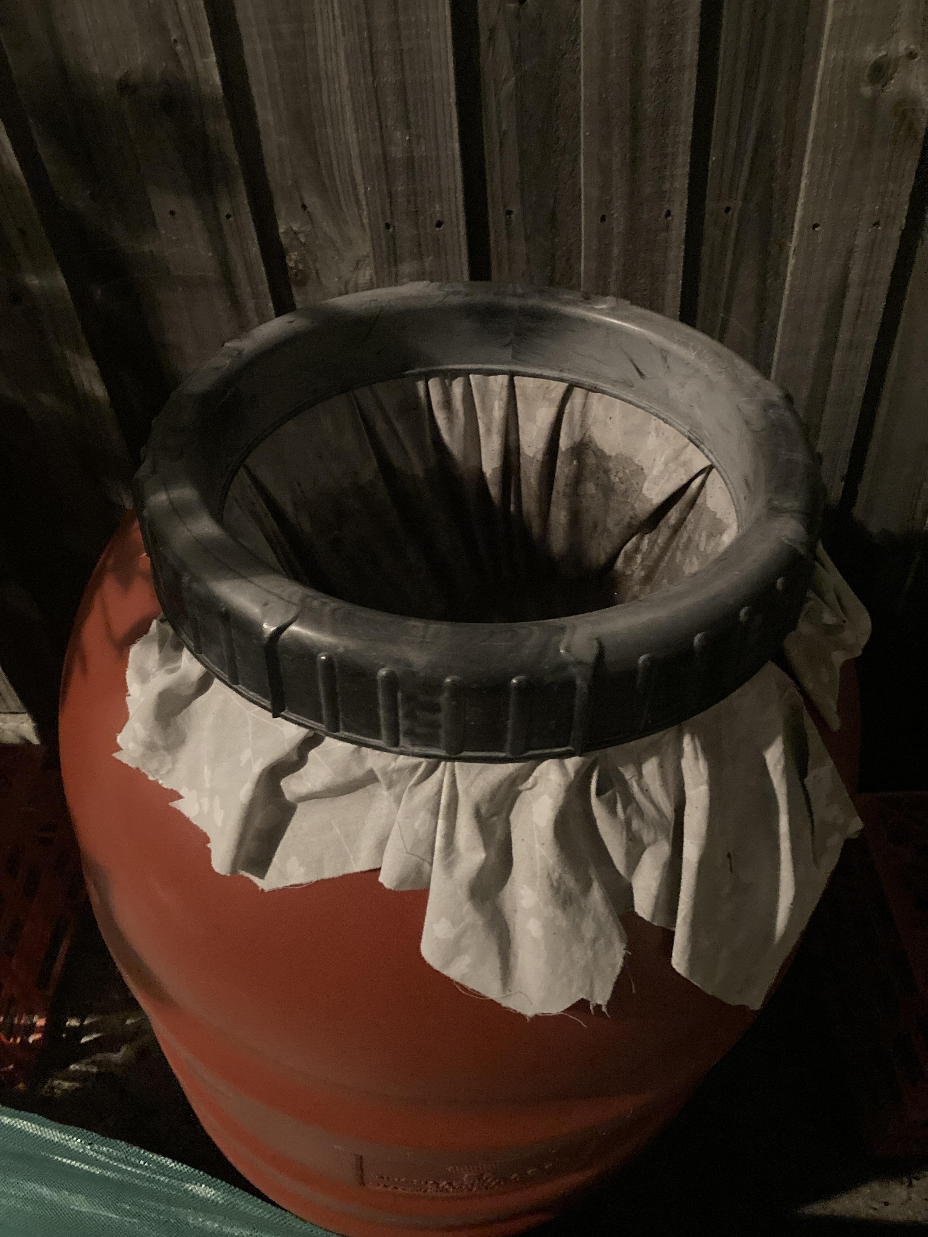 Olive Barrel With Cloth and Ring lid
