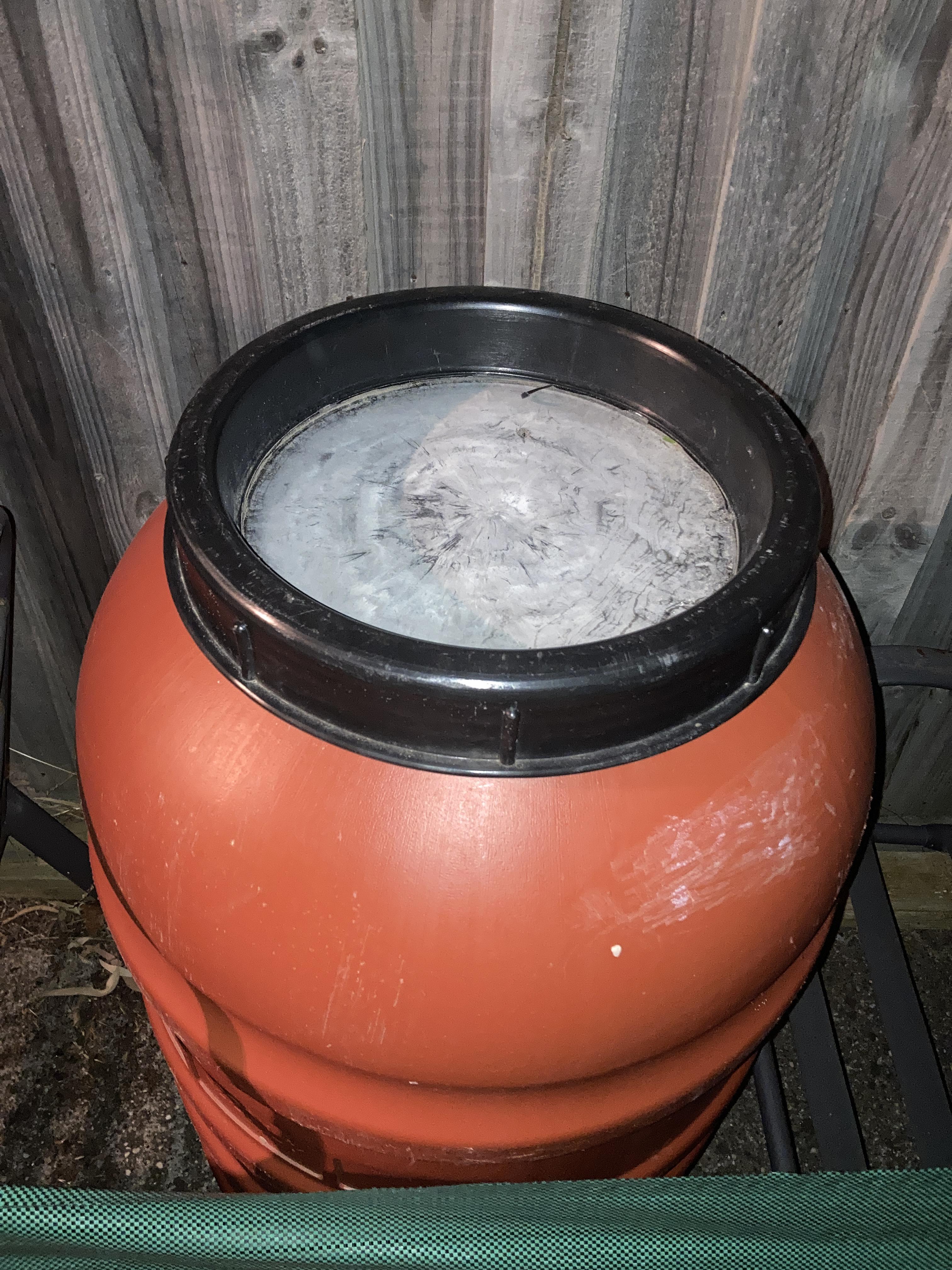 Olive Barrel with Closed lid