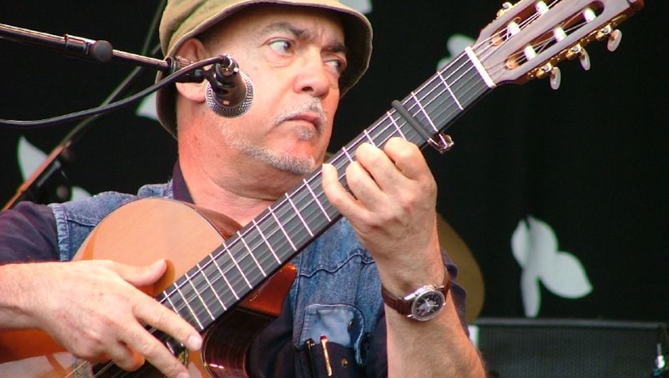 Iraqui singer-songwriter Ilham Al Madfai performing in Glastonbury, England, 2005
