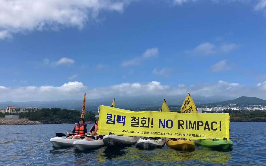 A sea protest in the sea near Jeju Naval Base on June 22, 2022 (photo by Oh Yeon-jae)