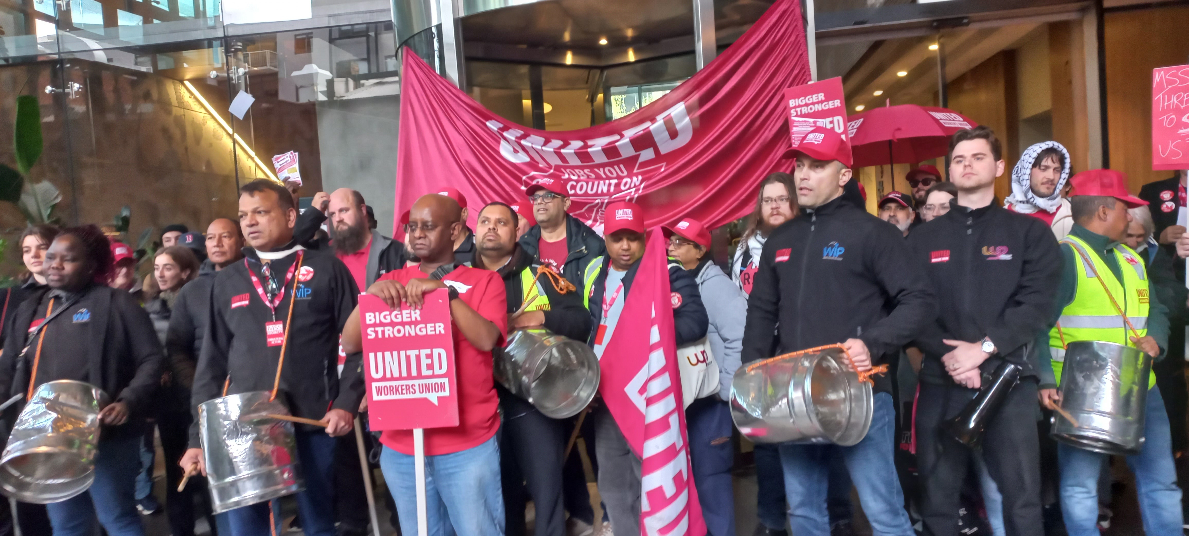 MSS Security Guards outside Minister's Office Melb 2-10-2025