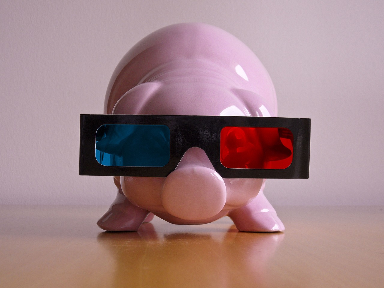 Piglet with 3D glasses