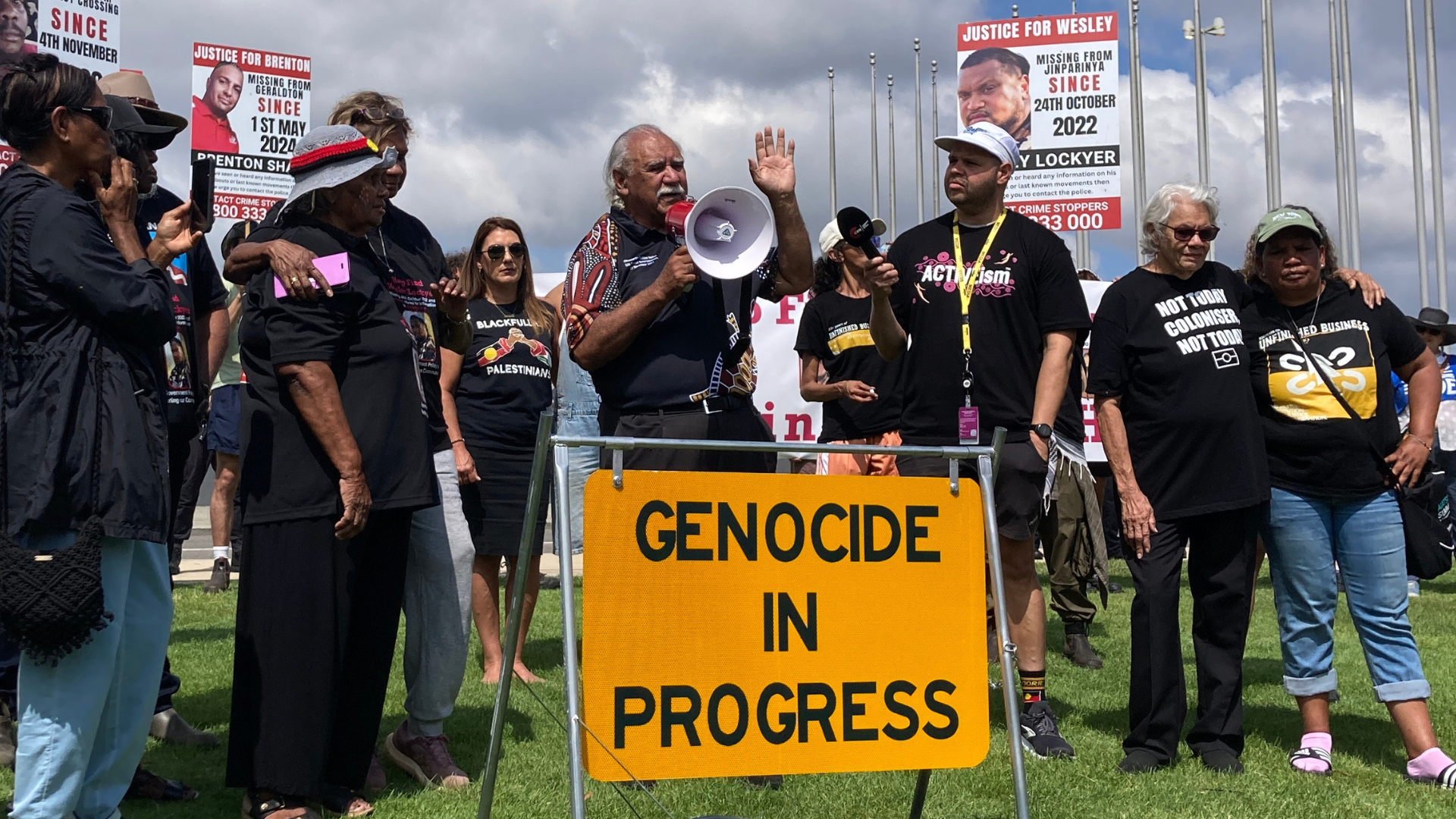 Ghillar Michael Andreson speaking at the Stop the Genocide rally in Canberra 2024.