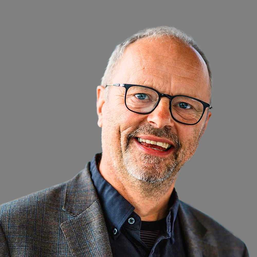 Robert Llewellyn