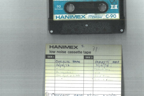 Scanned image of the outside of a cassette and the handwritten notes about 2 episodes from 1976 on its insert.