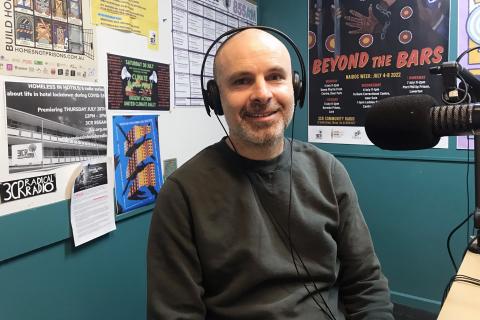 Dr Elliot Fishman of the Institute for Sensible Transport in the 3CR studio for the Yarra BUG Radio Show 
