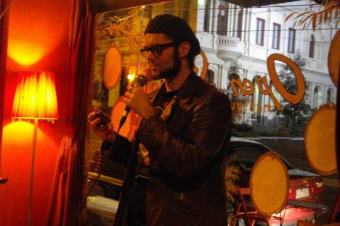 Listen to Peter Godforsaken Matthews engage listeners in his love for Australian history and perform "Vandemonian'