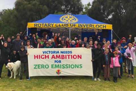 A banner action in Inverloch as part of the 4 year long campaign for strong emission reduction targets