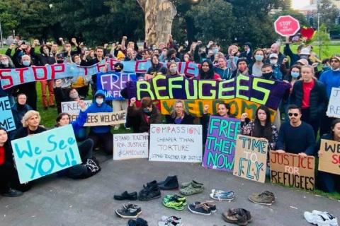 Demonstrators for Refugees outside Park Hotel 