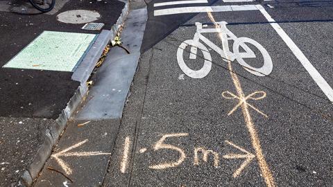 Chalking on Elizabeth Street showing how narrow the 'new' lanes will be. Image: Inner City News