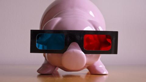 Pig with 3D glasses